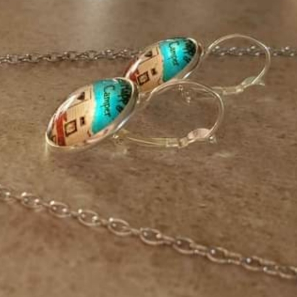 New happy camper necklace and earrings set - Picture 3 of 4